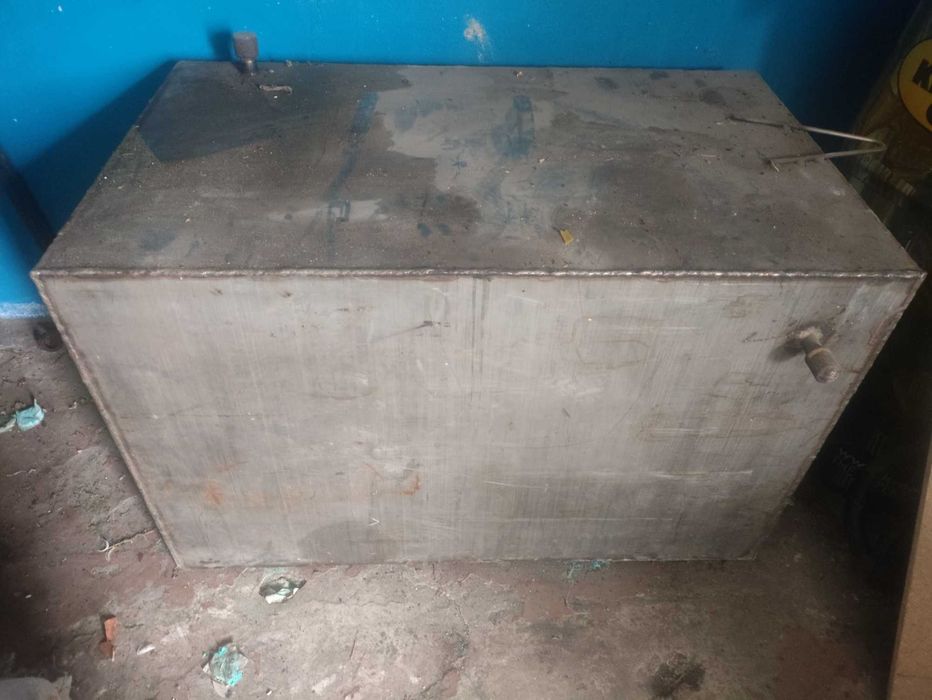 Бак із нержавейки