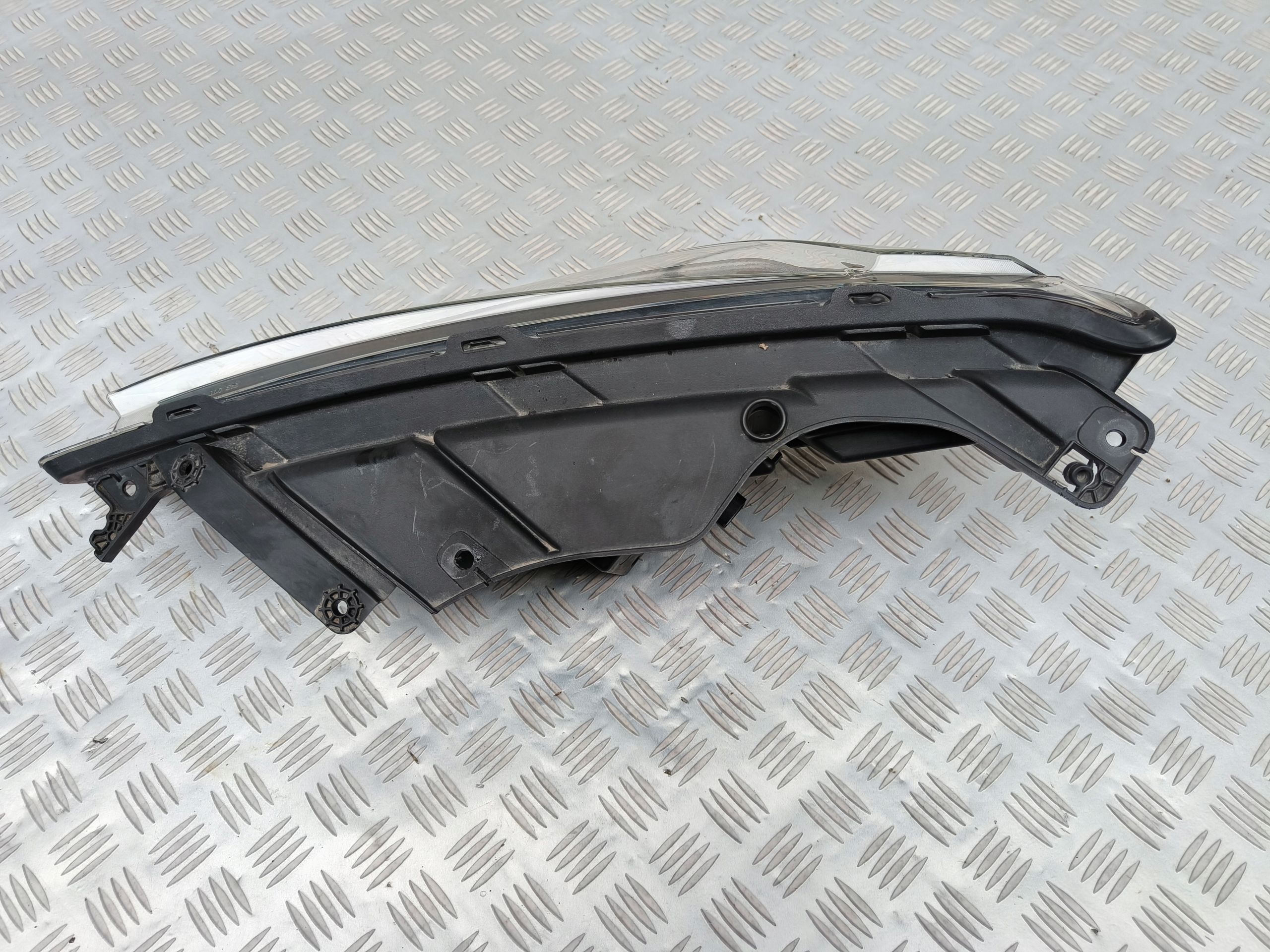 Chevrolet Blazer Reflektor Lampa przód Full Led Drl Prawa Usa