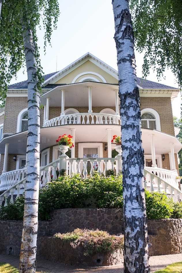 Будинок в Бобриці на 70 сотках землі повністю укомплектований