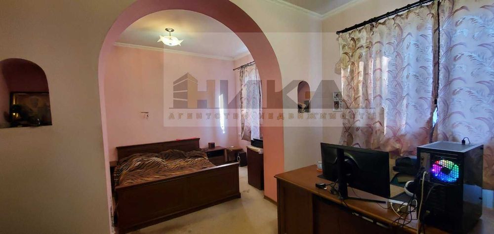 Продам будинок вул. Грушевского.