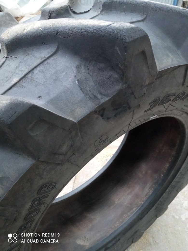 Opona z case stan dobry naprawiana 360/70 r 24.