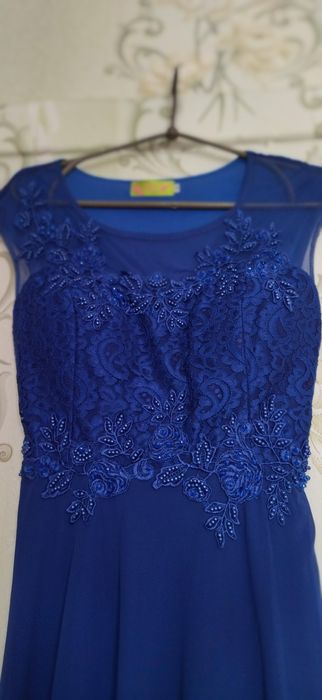 Вечірня сукня (розмір М)