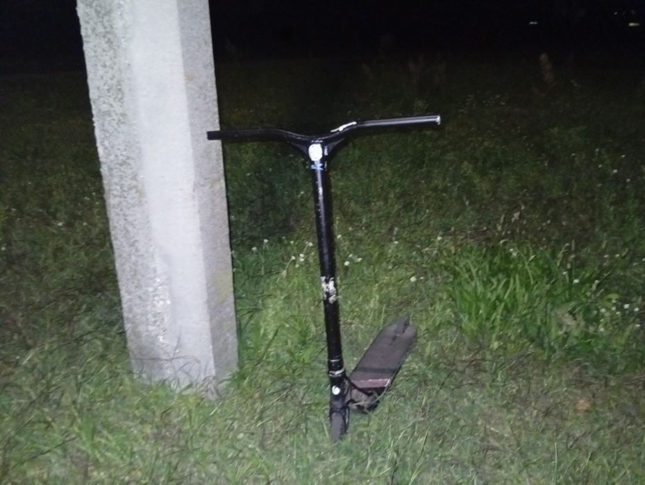 Продаю самокат без тресок по вопросам звоните