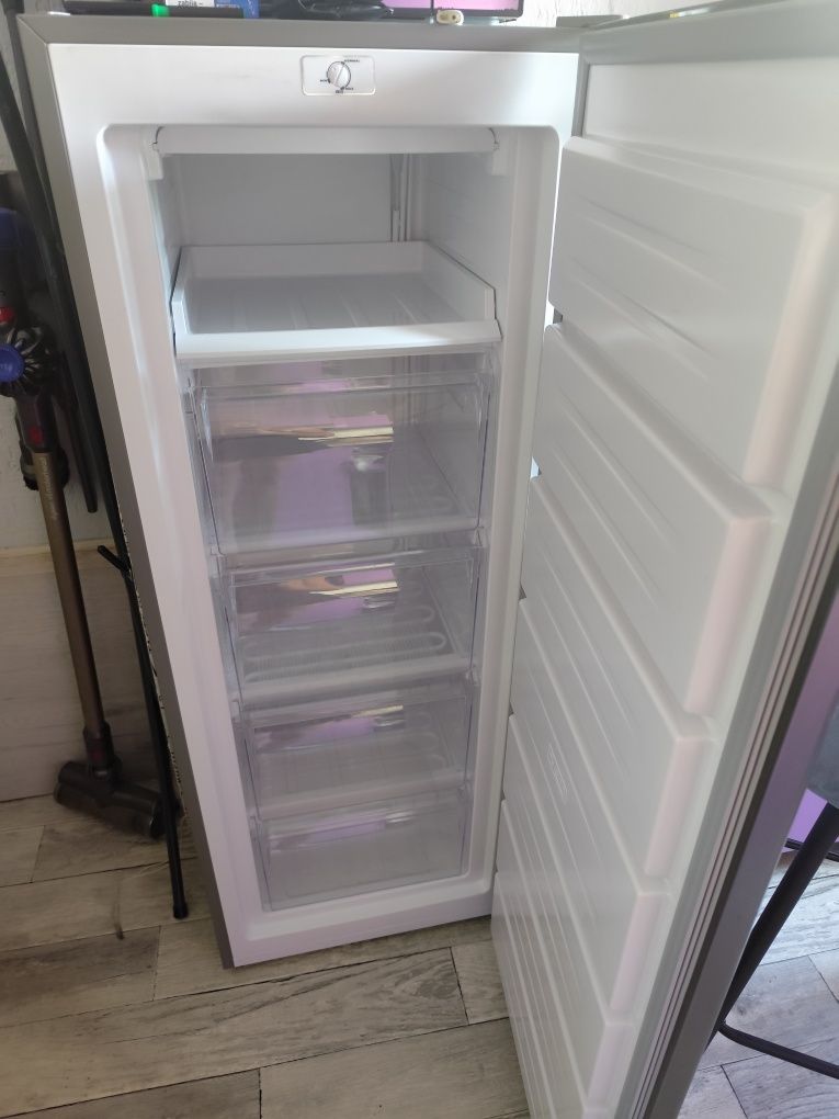 Sprzedam zamrażarkę MPM