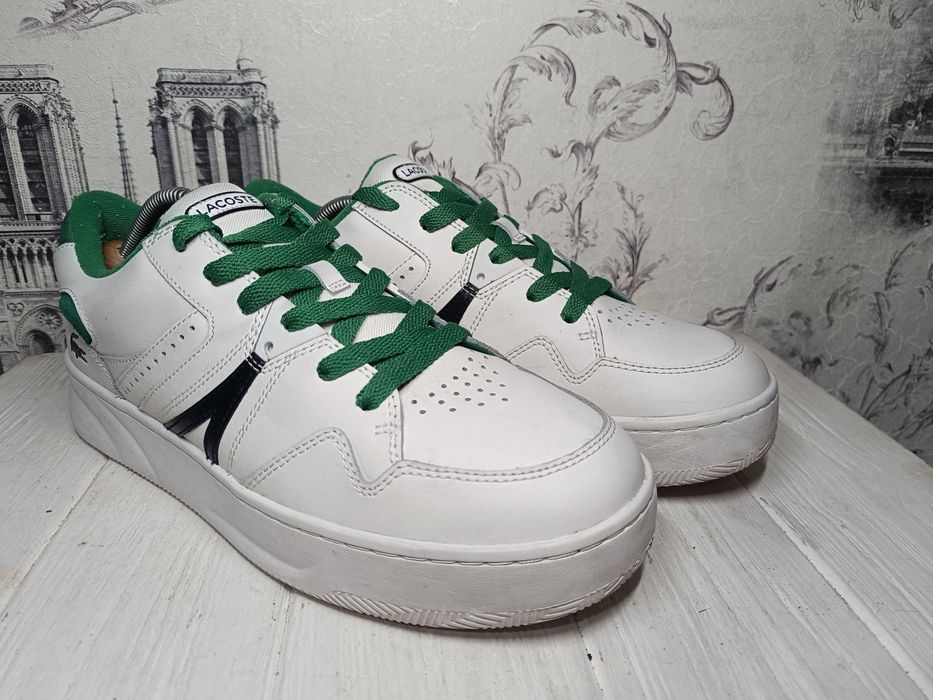 Lacoste.     L005