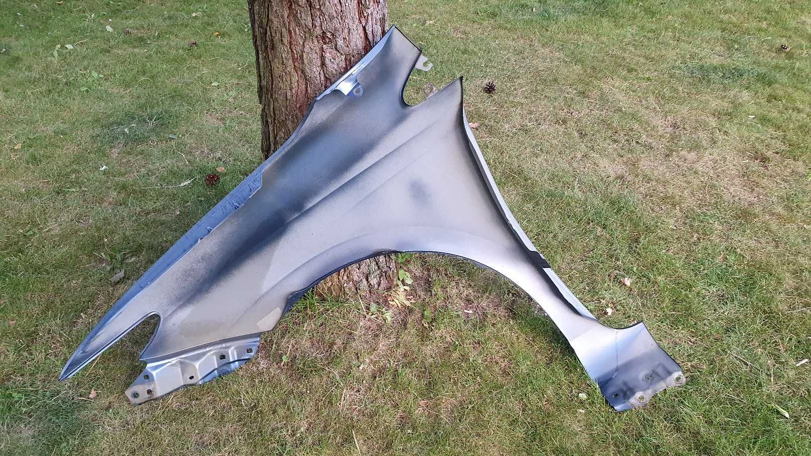 Błotnik prawy przedni Toyota Auris II