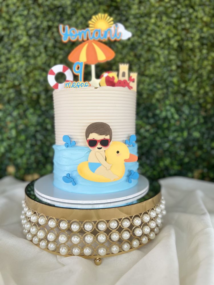 Bolos personalizados , de aniviersario, casamento e muito mais…
