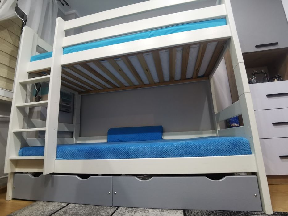 Łóżko piętrowe 180x80 z materacami