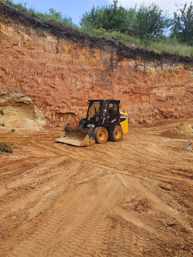 Оренда, Послуги екскаваторанавантажувача JCB 3-4CX.JS 220 самоскида