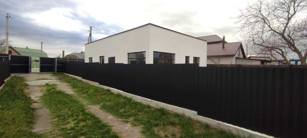 Коттедж з бомбоупорним дахом в Любимовке (Гуровщина) – 15 км от Киева!