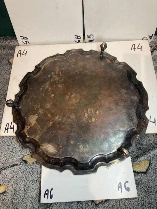 patera w srebrze na nóżkach przed 1980r zdobiona