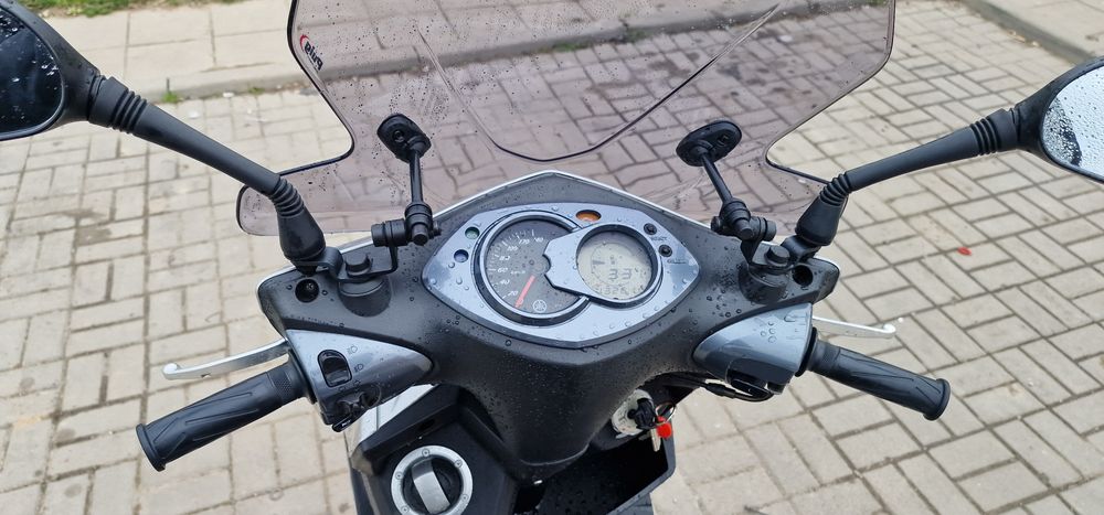 Yamaha Cygnus X 125 + 2 kaski