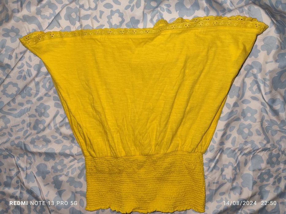 Top tomara que caia amarelo.