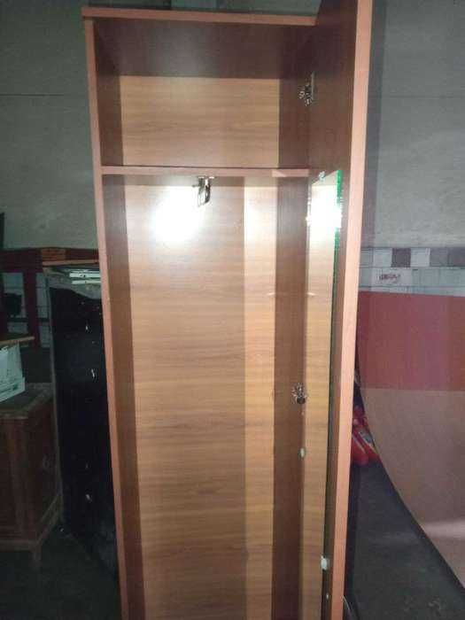 Офісні меблі (на декілька кабінетів)