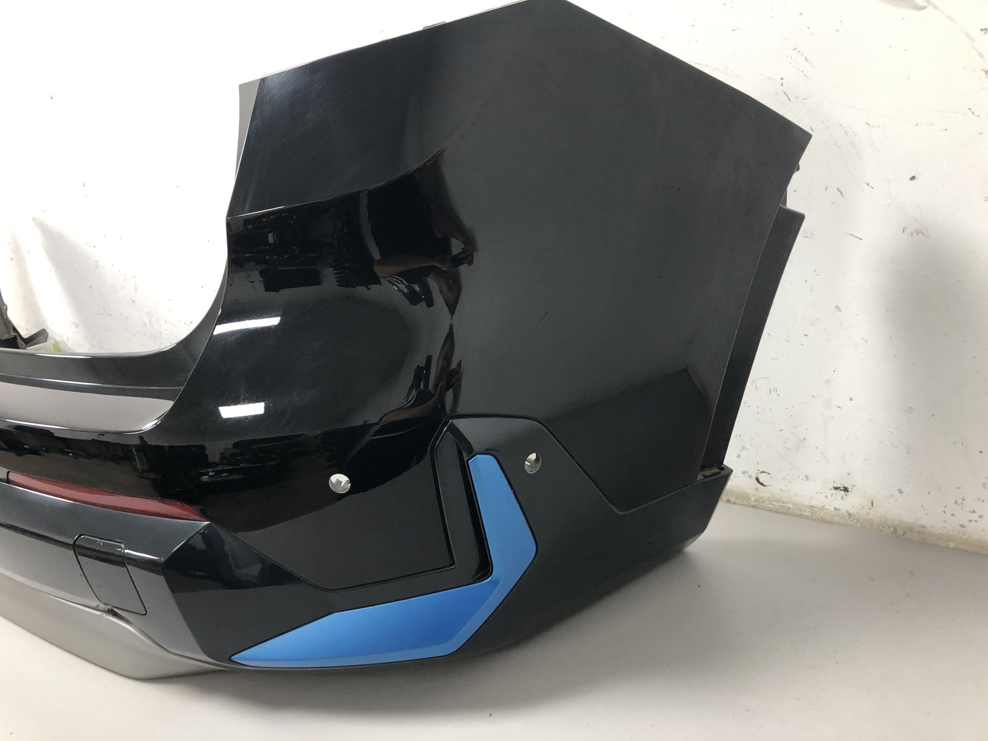Задній бампер BMW iX1 U11 колір 668 2022-
