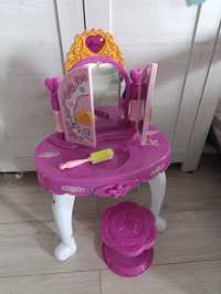 Toaletka z krzesełkiem dla dziewczynki