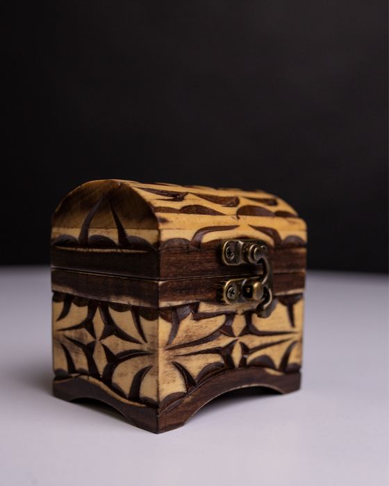 Шкатулка деревянная