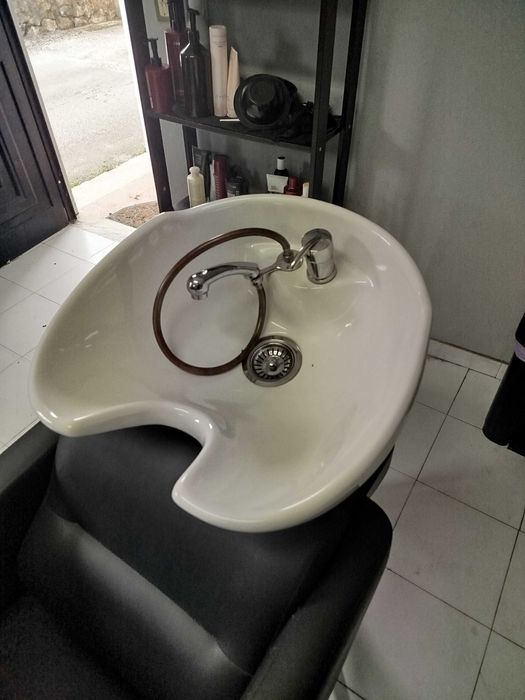 Rampa de lavagem de cabeleireiro