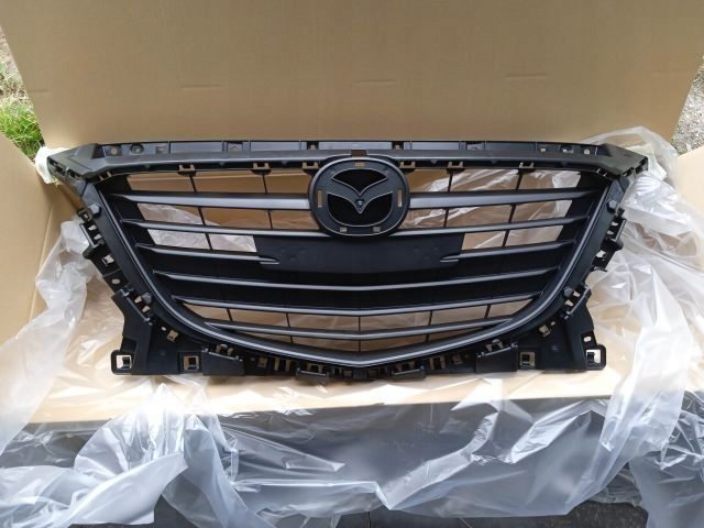 MAZDA 3 BM LISTWA ATRAPA ZDERZAKA GRILL PRZEDNI PRZÓD ORYG.