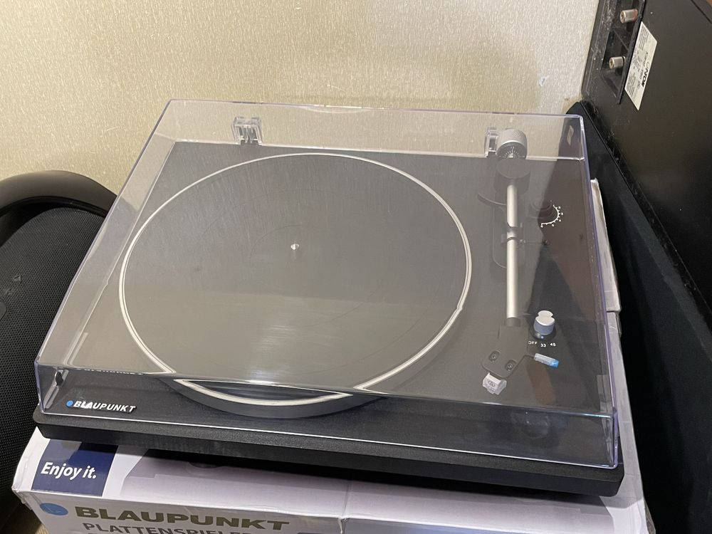Немецкий проигрыватель винила BLAUPUNKT TT-100 (корпус-дерево) (НОВЫЙ)