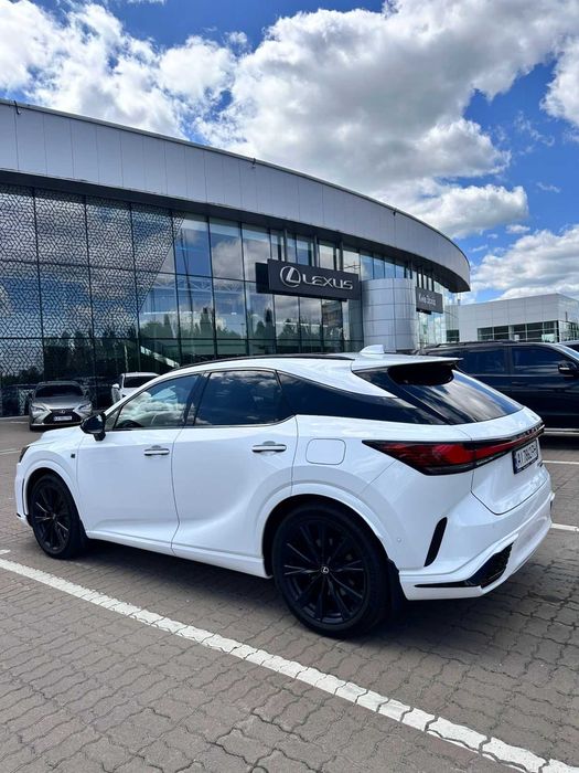 Lexus RX 2023 V покоління • 500h AT (371 к.с.) AWD • F Sport