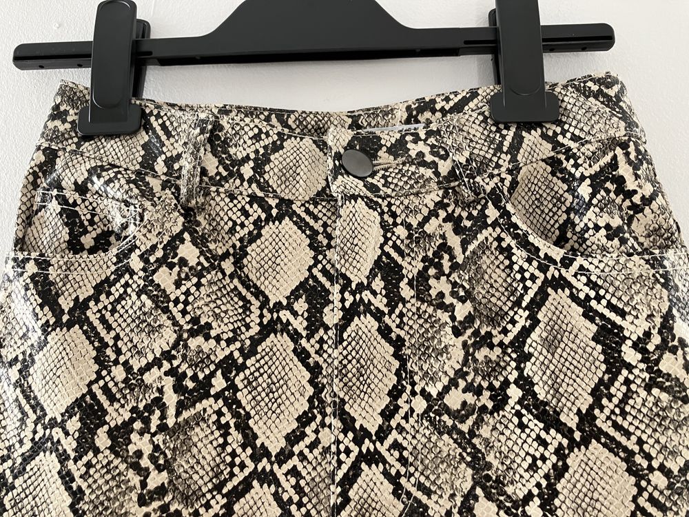 Spodnie wzór węża stradivarius rozmiar 32