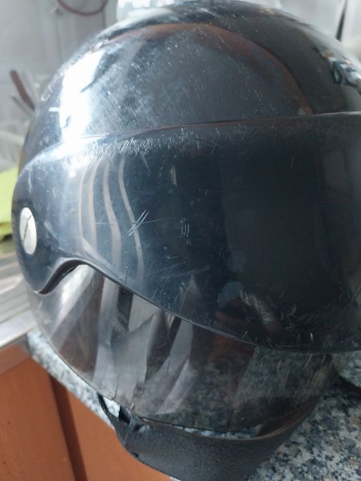 Capacete de mota impecavel