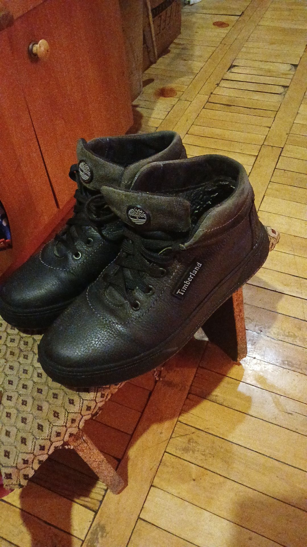 Продам зимние ботинки мужские