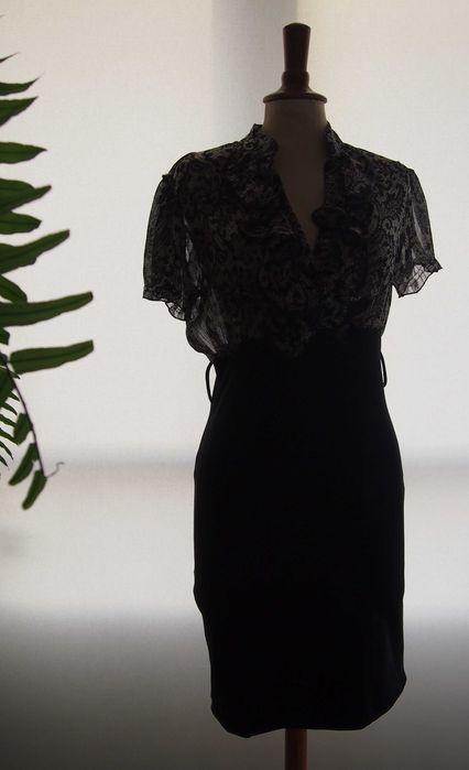 Vestido formal preto e seda estampado florido marca Morgan de Toi