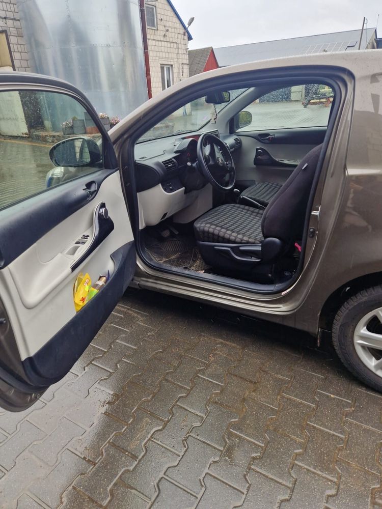 Sprzedam Toyota IQ