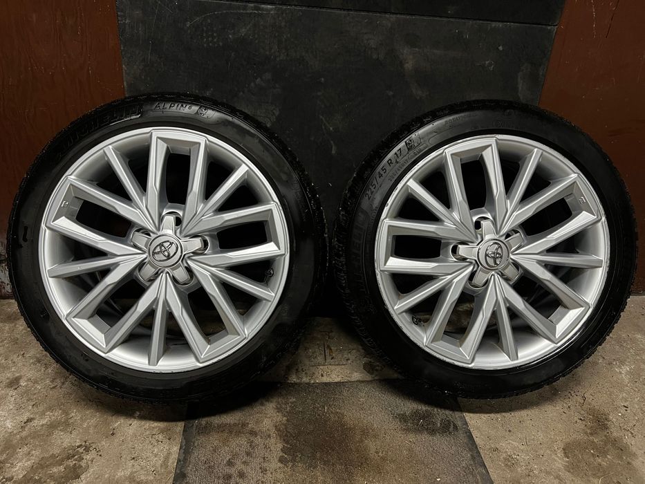 2 Koła aluminiowe Felga Toyota Corolla e21 17 cali Michelin Alpin 6