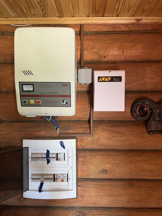 Продається 2х поверховий будинок біля озера у селі Нобель