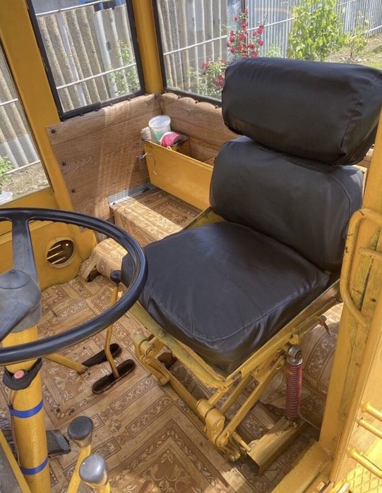 Фронтальный погрузчик UN 053  продам