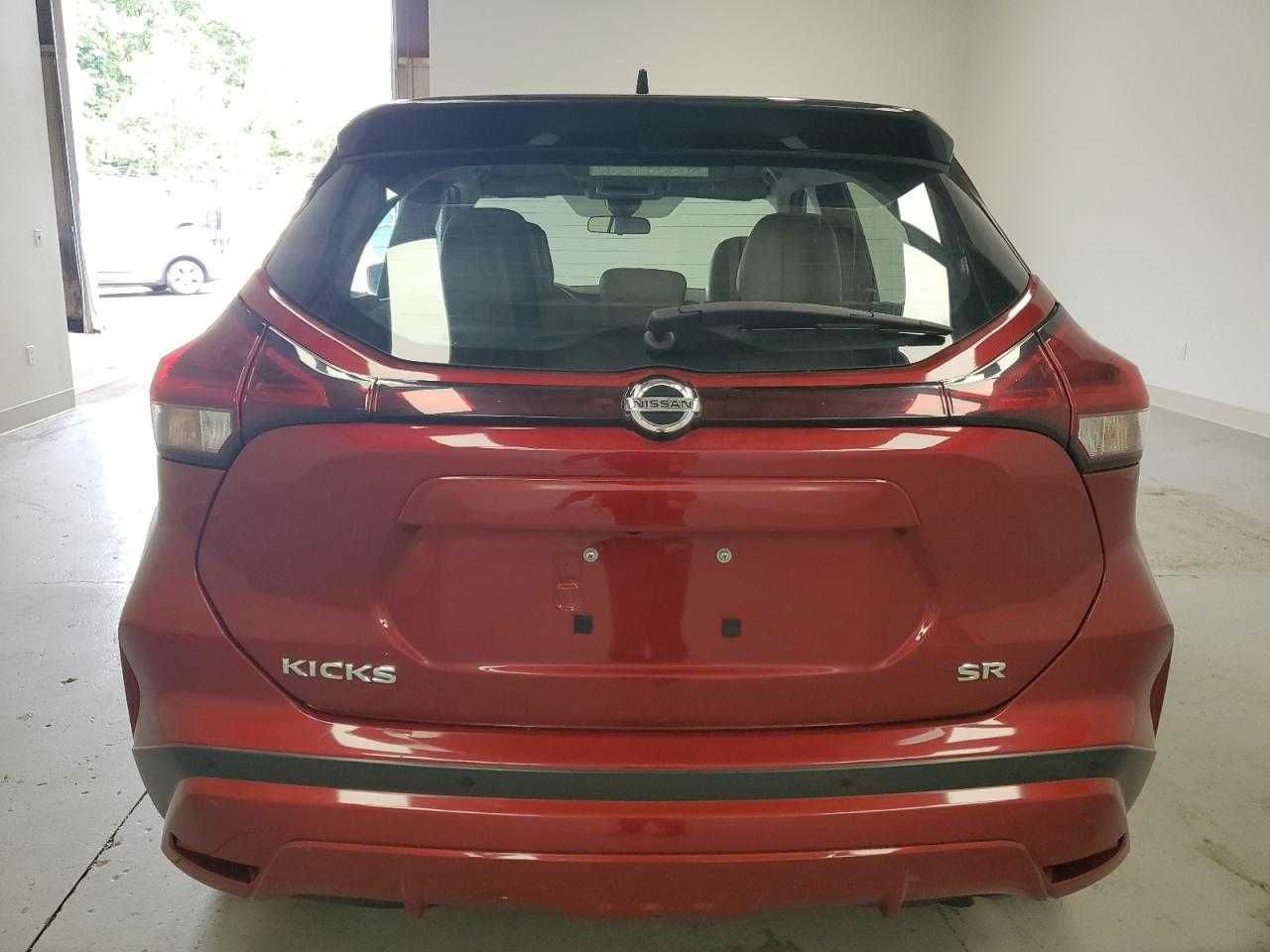 Автомобіль 2021 Nissan Kicks SR