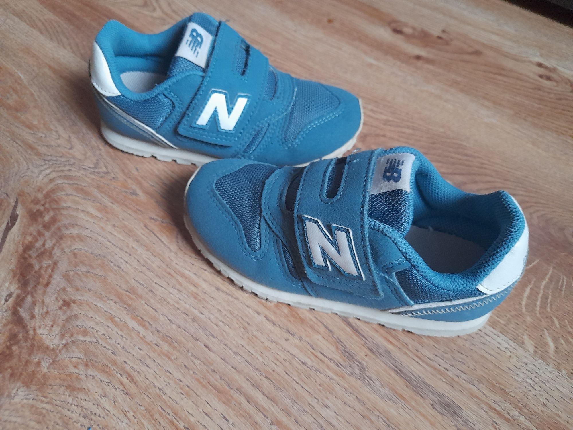 Buty new balance 27,5