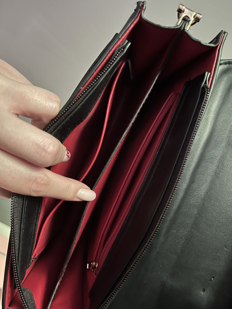 elegancka czarna torebka typu satchel / listonoszka