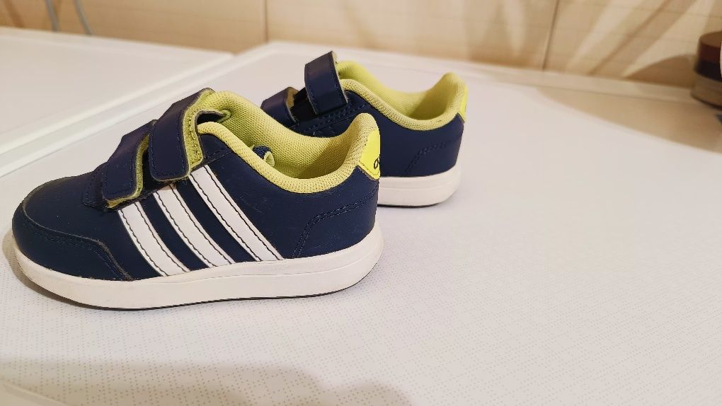 Buty Adidas neonowe