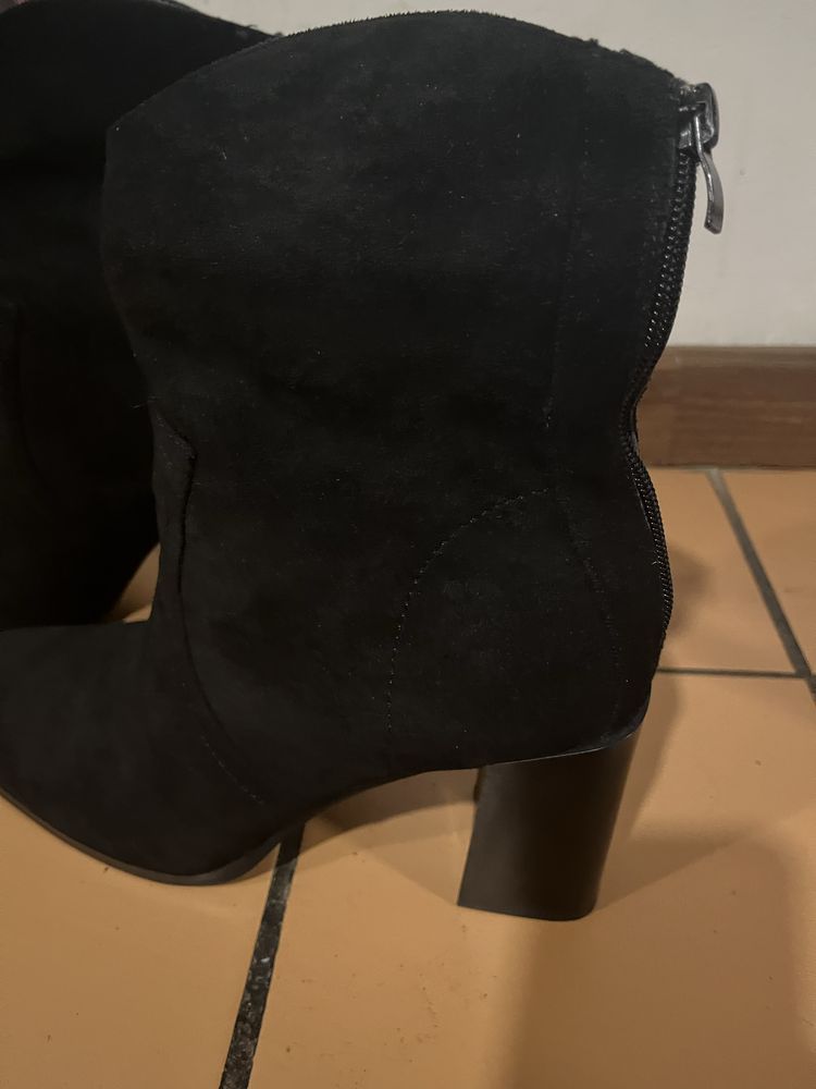 Vendo botas, apenas usadas 1 vez