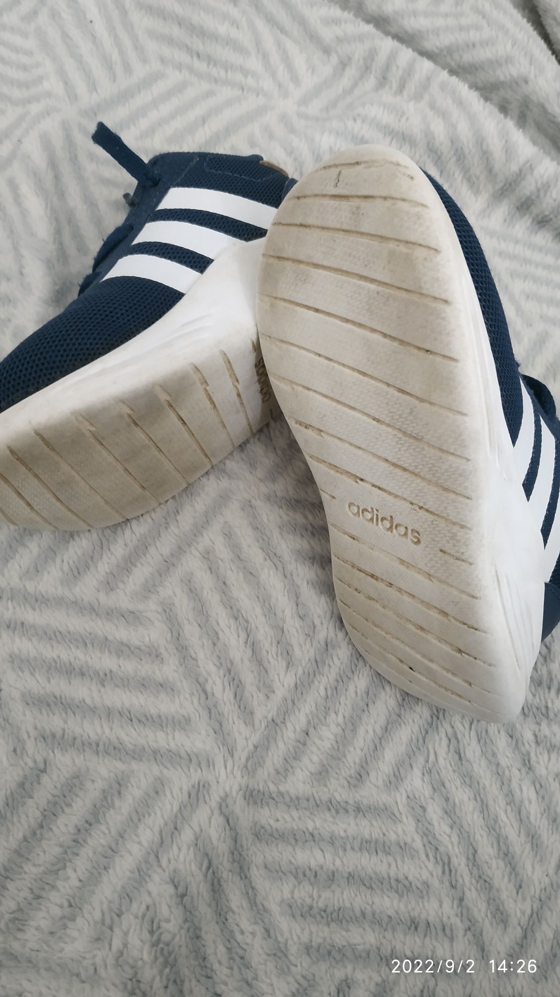 Buty adidas 23 dziewczęce na jesień wiosnę