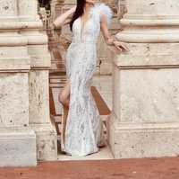 Koronkowa suknia ślubna Madonna Milla Nova odpinane rękawy i pióra