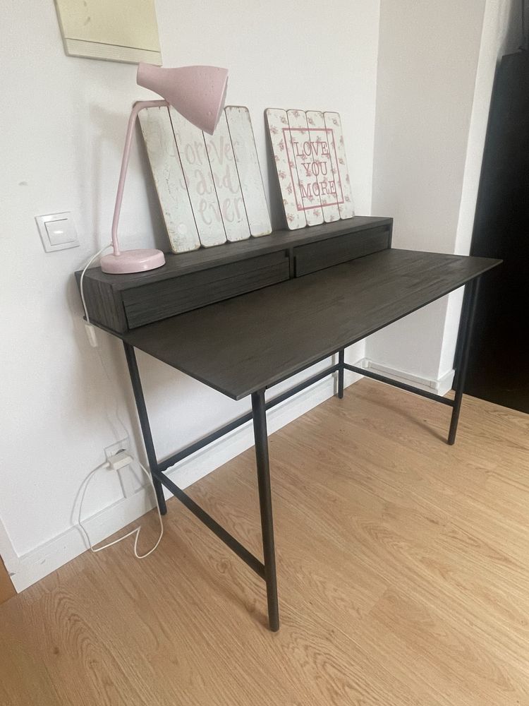 Movel TV, mesa de centro e sofa