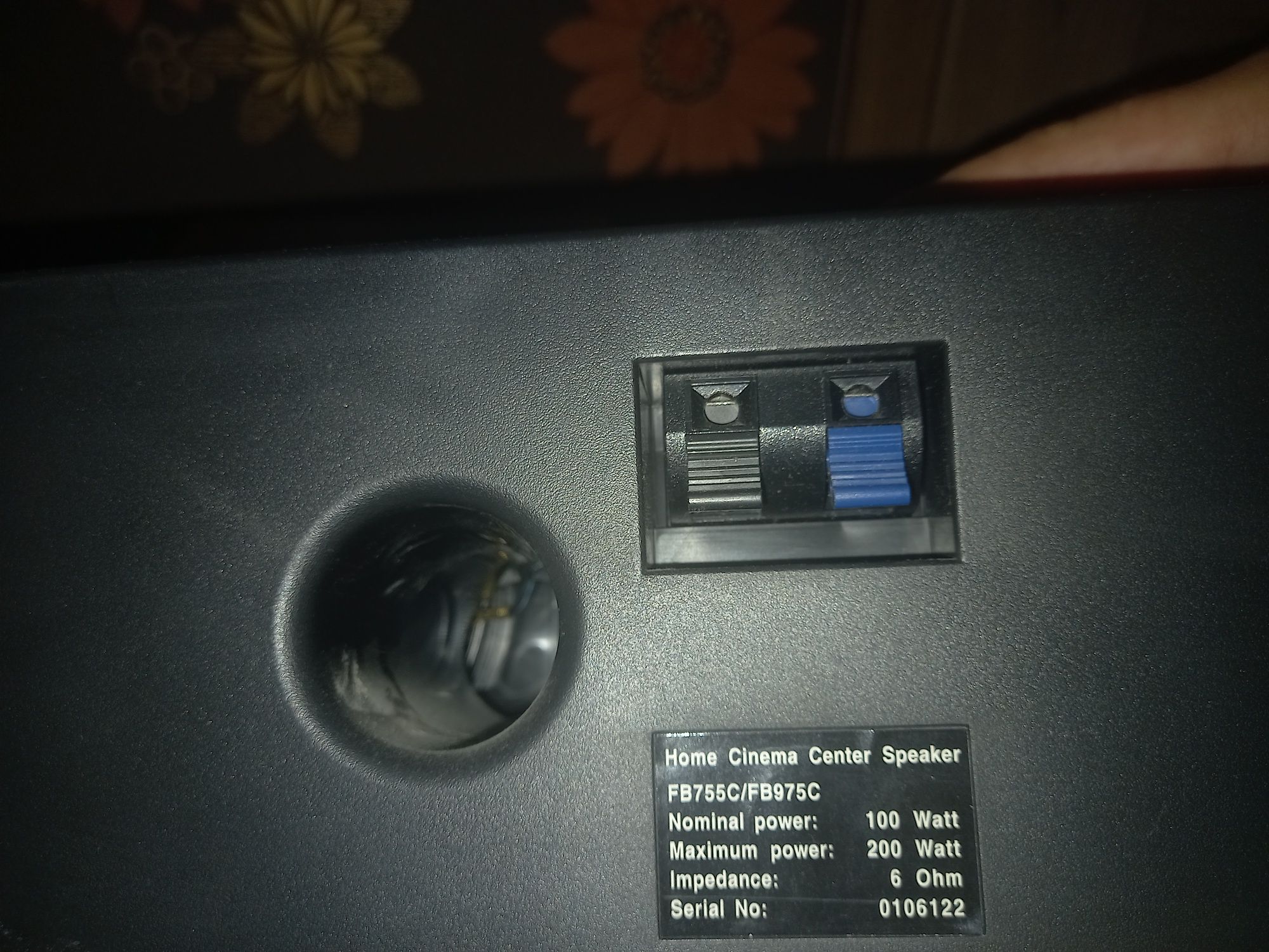 Zestaw głosników (4 glosniki duze , 1mały , subwoofer)