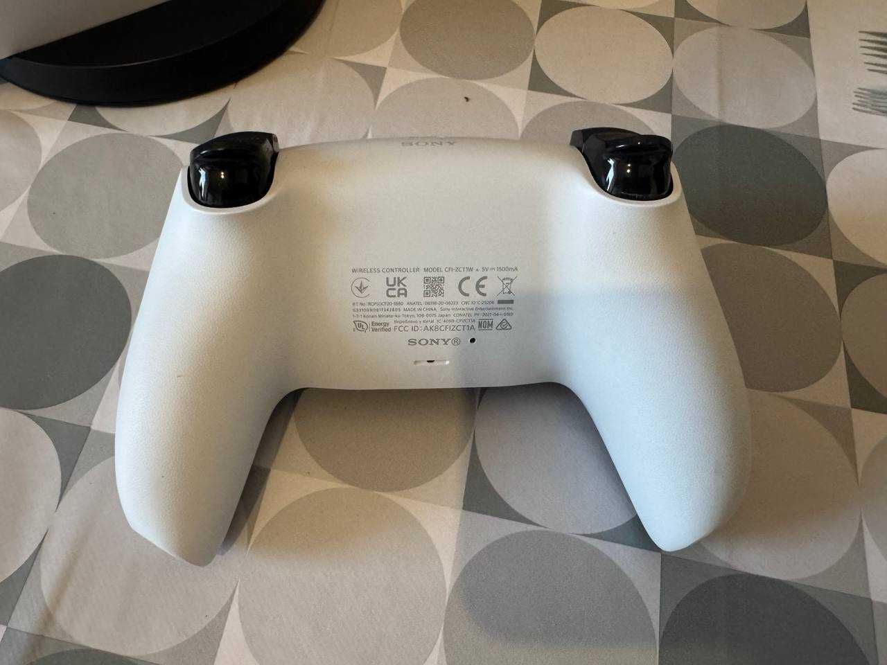 Продам PlayStation 5 Digital Edition White 825gb (ревизия: CFI-1216B)