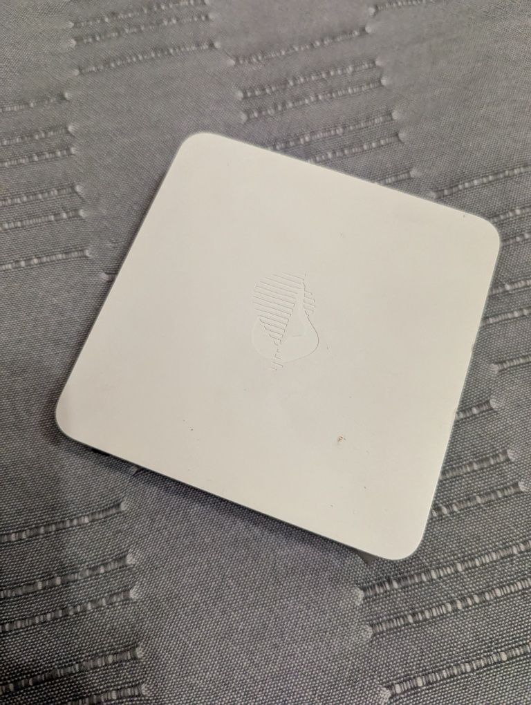 Телевизионная приставка Swisscom TV-Box UHD (IP1400)
