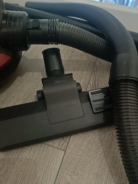 Пилосос Bosch Series 4