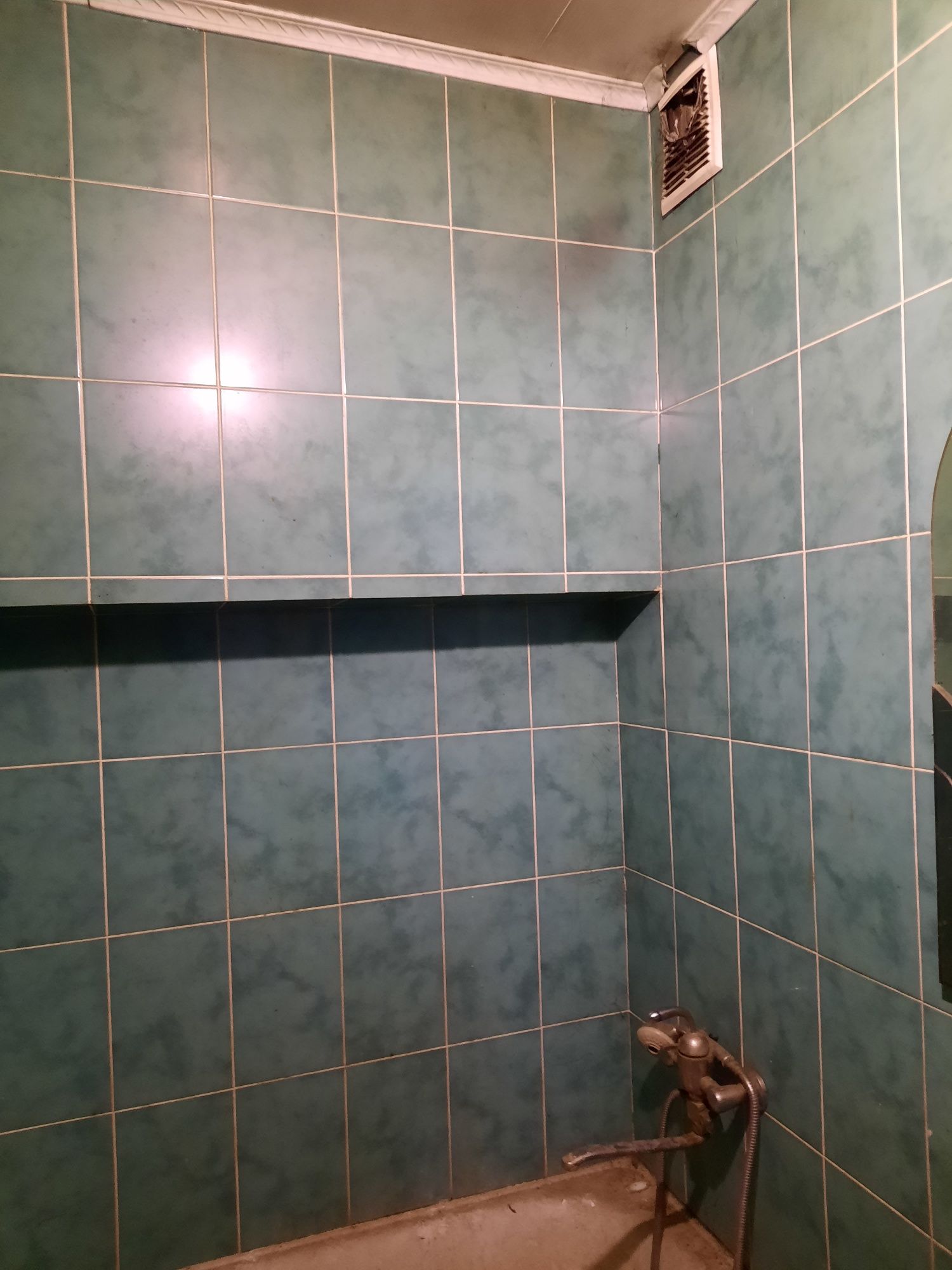 Продам 3кімнатну площа Володимира Великого(Артема)