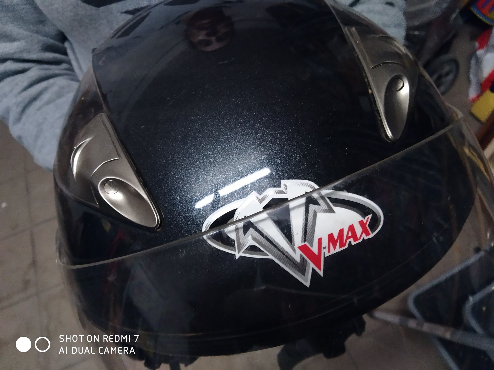 Capacete usado V-MAX