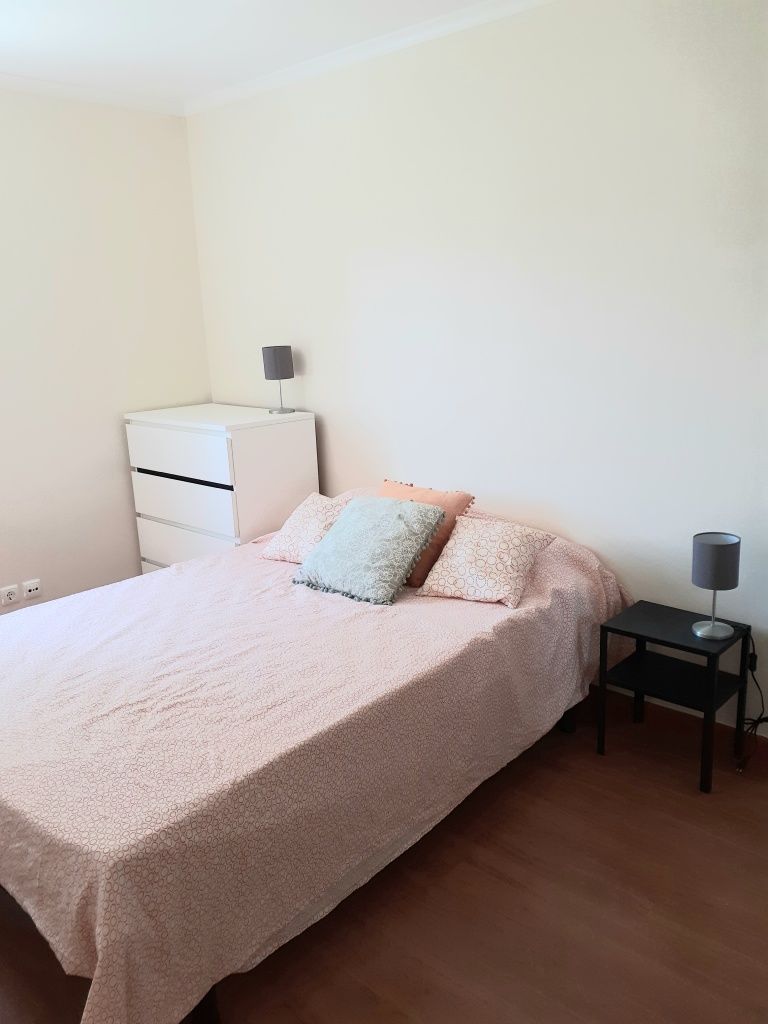Quarto individual a 8min do metro Encarnacao sem caução