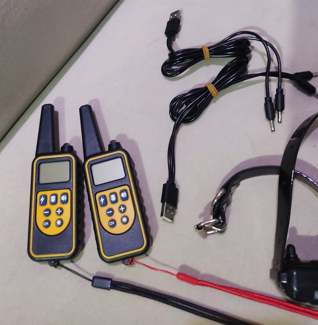 Obroże do tresury psów – obroże elektryczne + piloty antyszczekowe