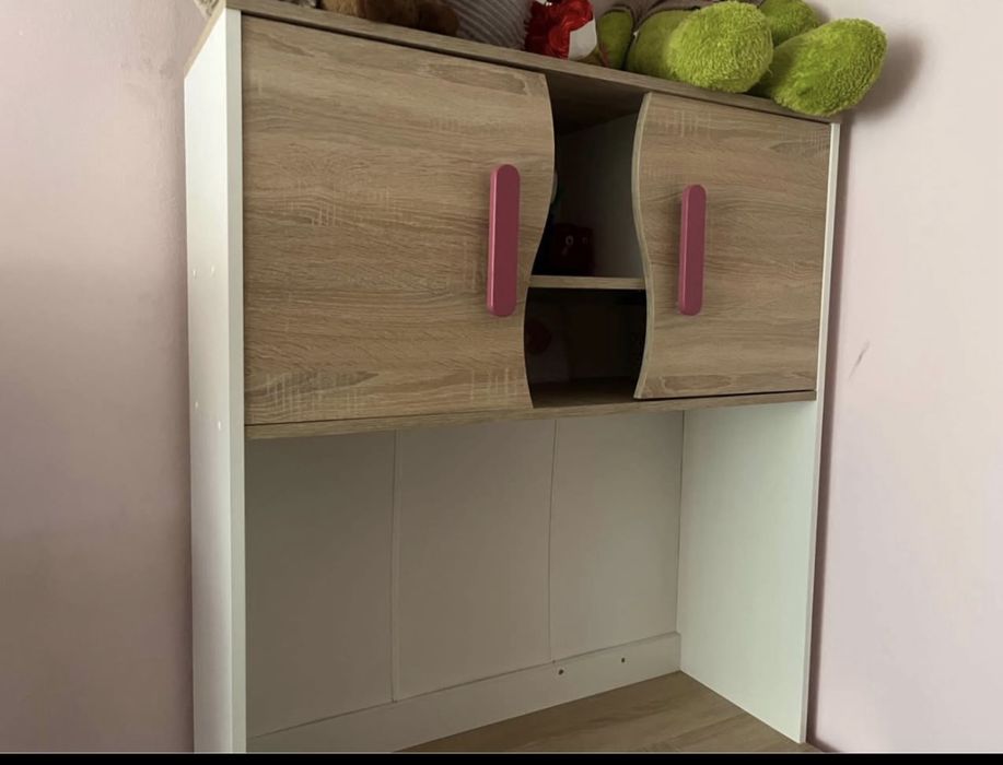 Sprzedam biurko z nadstawką w bardzo dobrym stanie.